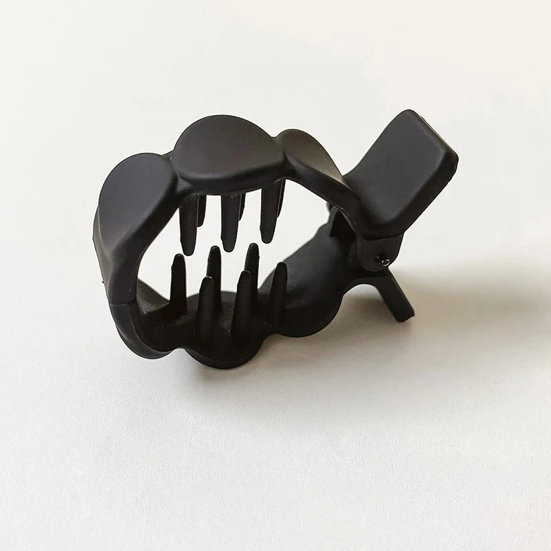 Rund hårklämma i frostad akryl