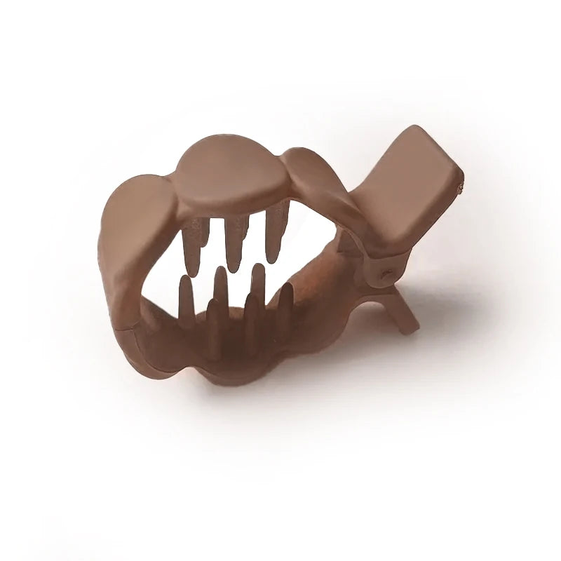 Rund hårklämma i frostad akryl