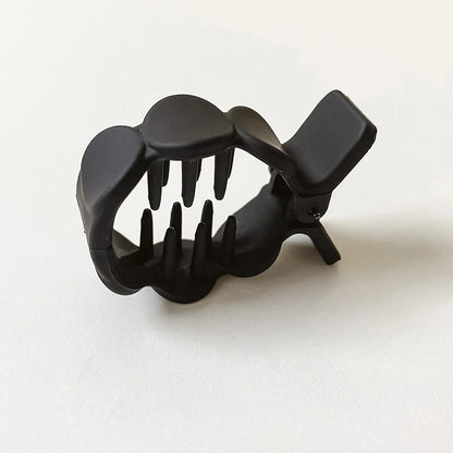 Rund hårklämma i frostad akryl