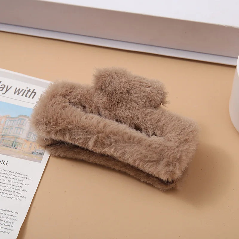 Hårklämma L i fuskpäls - 10,5 cm